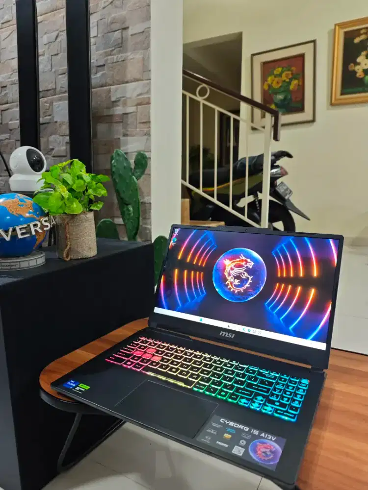 Laptop MSI Cyborg 15 RTX4050 I7 13620H x rog tuf msi nitro