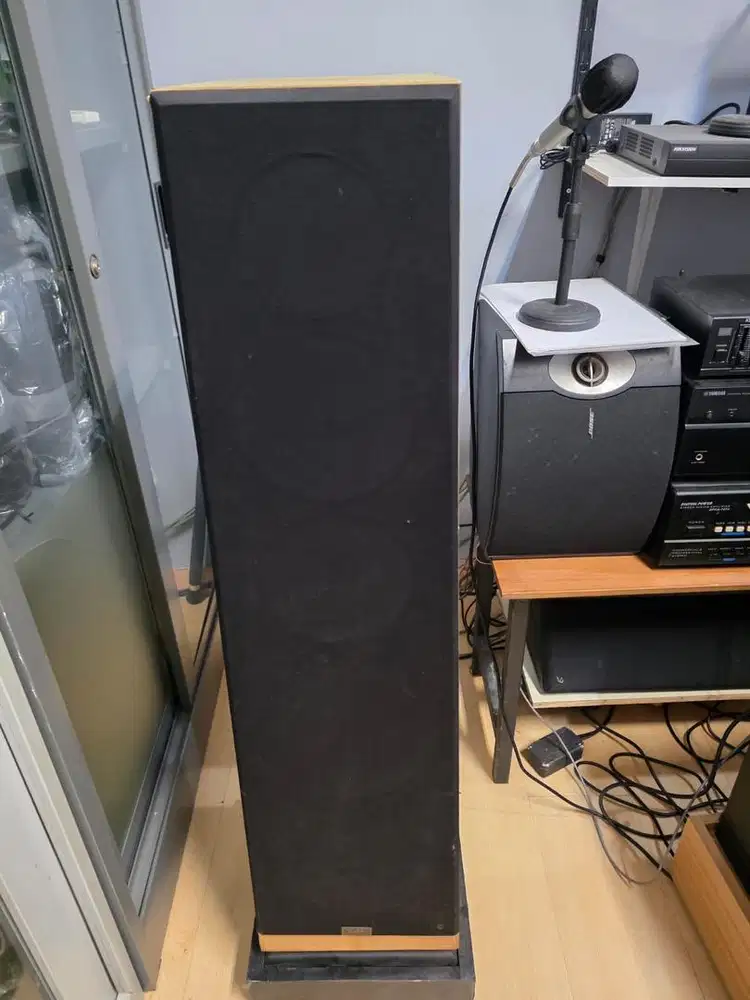 Speaker floorstanding VAV Pro 110