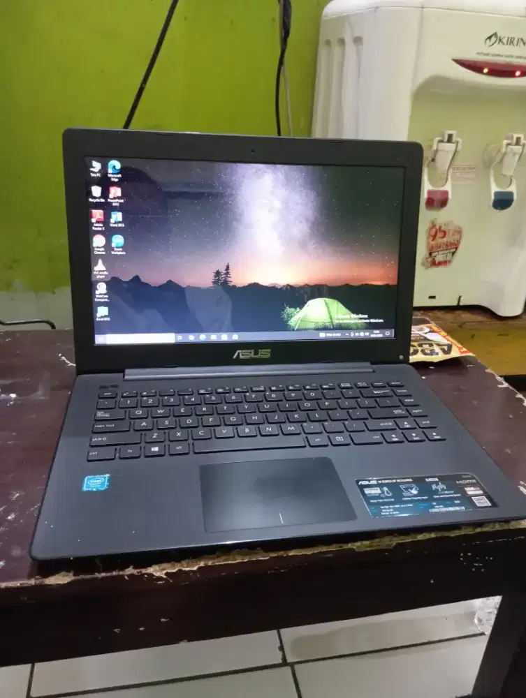 Laptop Asus X453S masih mulus