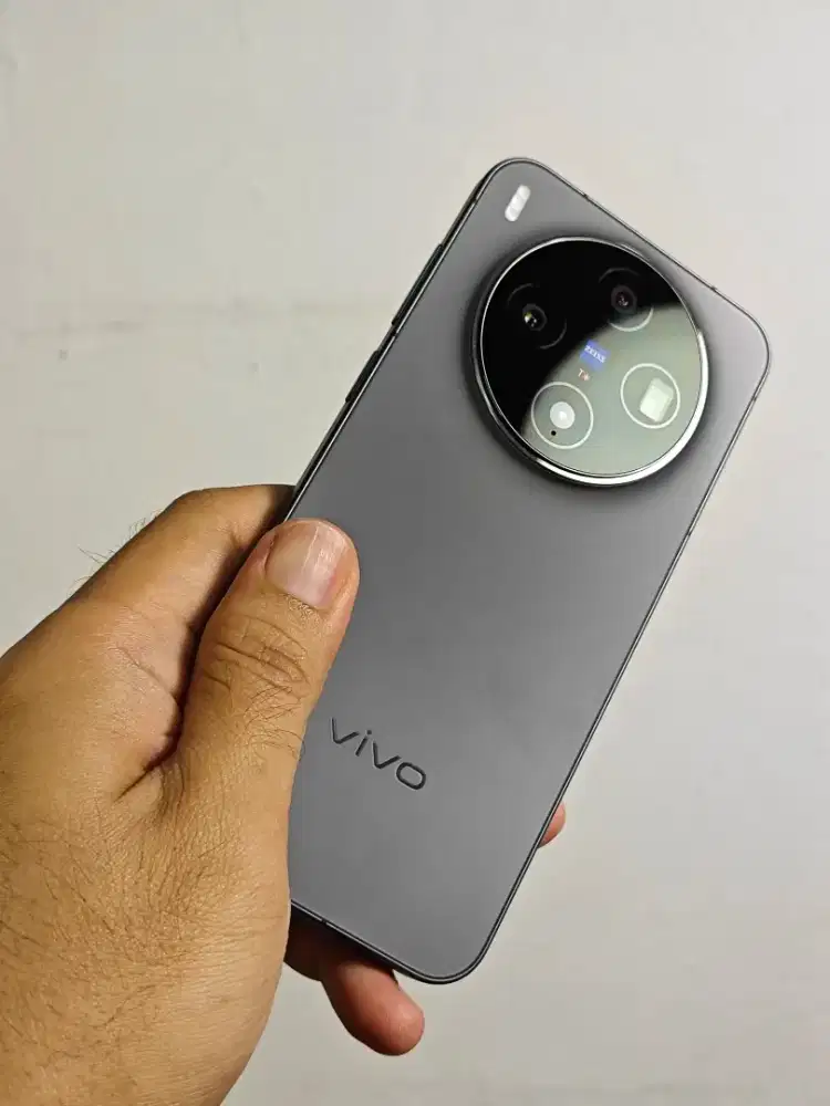 Vivo x300 garansi 2 tahun