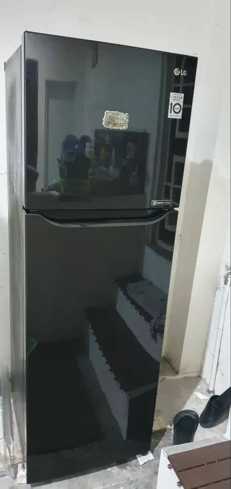 Kulkas 2 pintu LG inverter, 2nd rasa baru, masih garansi