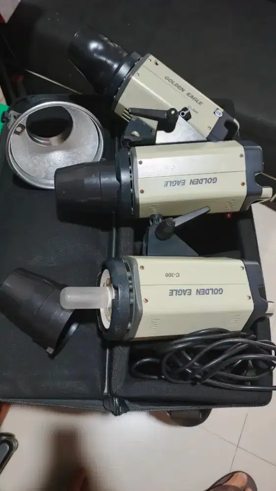 Lighting studio Golden Eagle c 300