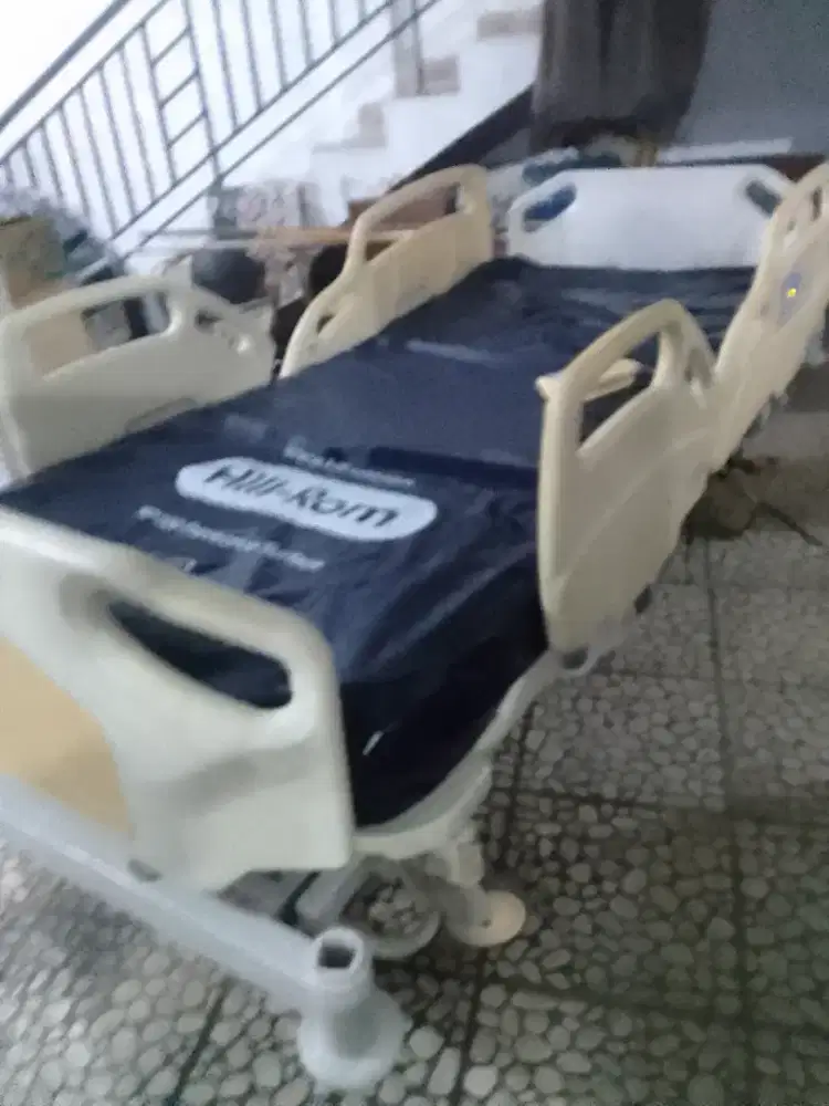 Bed Pasien Electric merk Hill Room