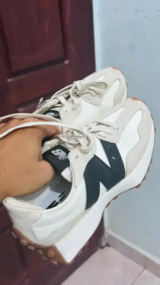 sepatu New Balance 327 Moonbeam Black Gum White original