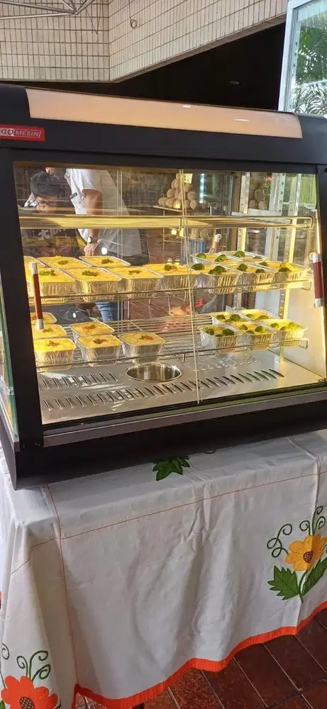 Cake showcase merk GO mesin