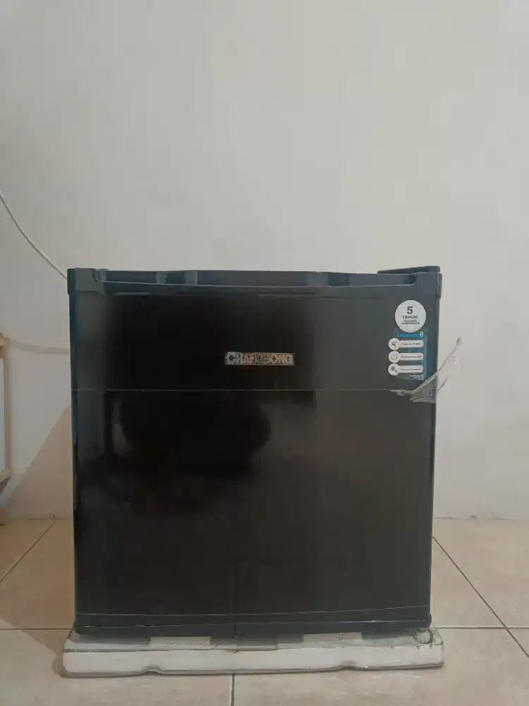 [DIJUAL] Kulkas Mini Changhong – Hemat Listrik & Kondisi Terawat