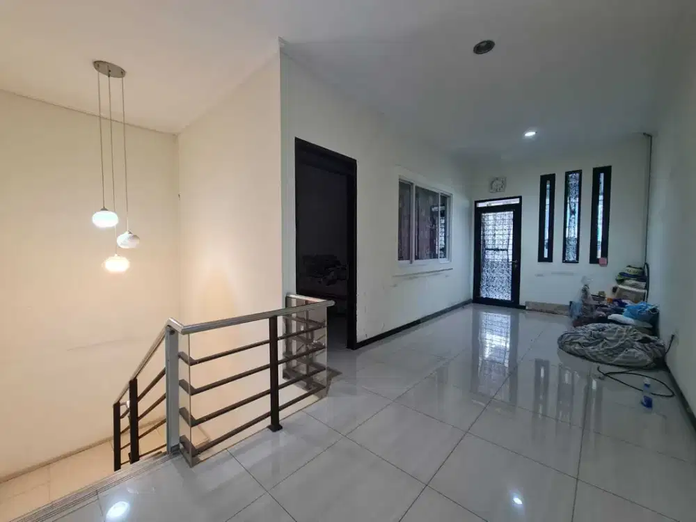 Rumah Bagus di Komplek Mekar Wangi