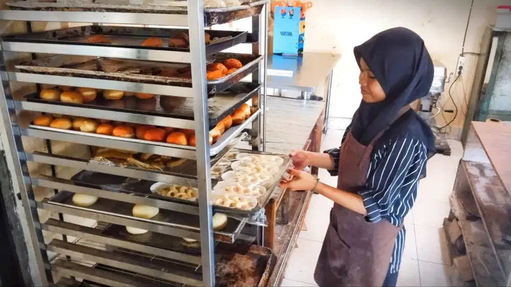 DICARI: Pegawai Wanita Domisili Rungkut Surabaya Untuk Produksi Kue