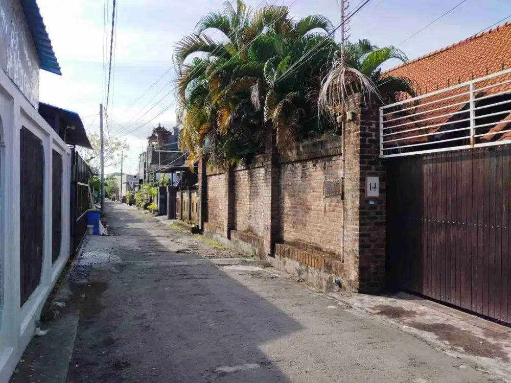 DIJUAL RUMAH LOKASI JALAN DUKUH SARI SESETAN