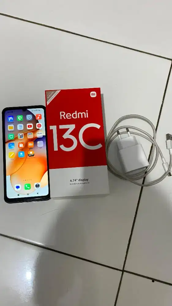 Jual Cepat Redmi 13 C 8 GB / 256 MB Mulus Sexy
