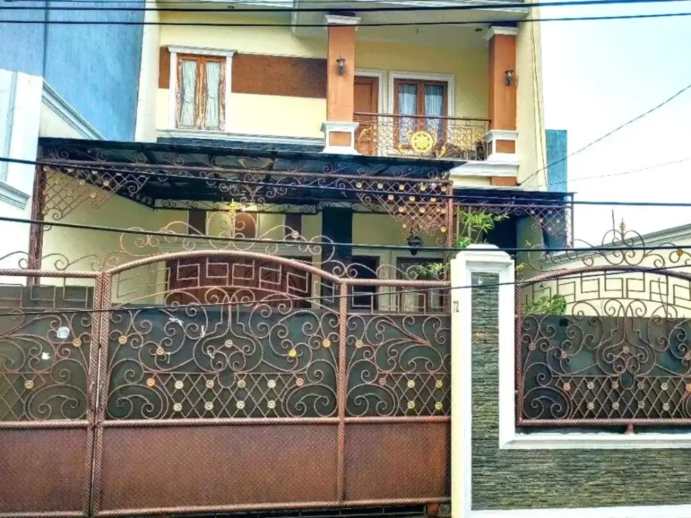Dijual Cepat Rumah Mewah Rooftop Pinggir Jalan Utama Kampung Tengah Condet