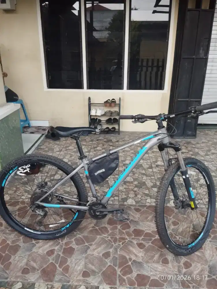 Di jual 1 unit sepeda gunung Polygon Xtrada 5 tahun 2020 uk frame S