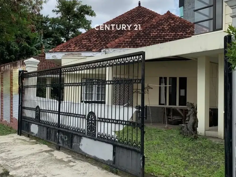 Rumah Hook Dipinggir Jalan Protokol Hitung Tanah Di Area Menteng