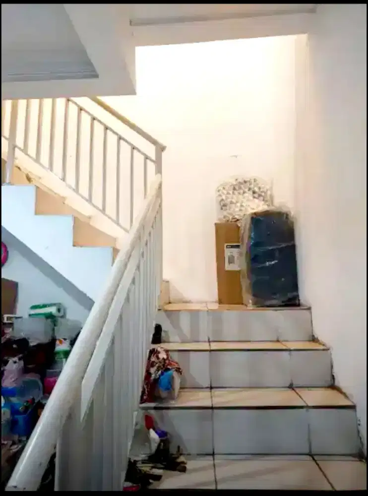 Rumah Di Komplek Taman Kopo Indah II Jual Cepat