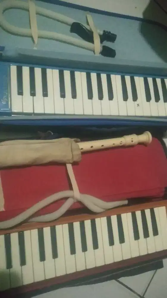 Jual 2 Pianika 1 Suling