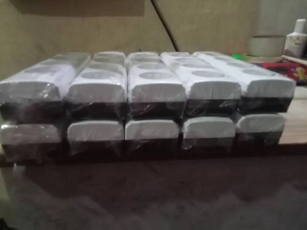 Stop kontak 4 lubang broco