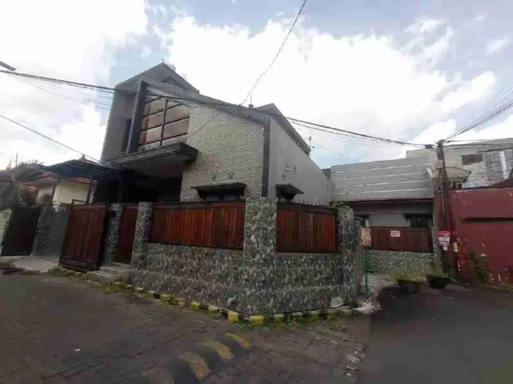 DIJUAL RUMAH 
JLN  : JANTI Brt C DALAM III
KEL. : BENDUNGREJOSARI
KEC  : SUKUN
KAB  : MALANG