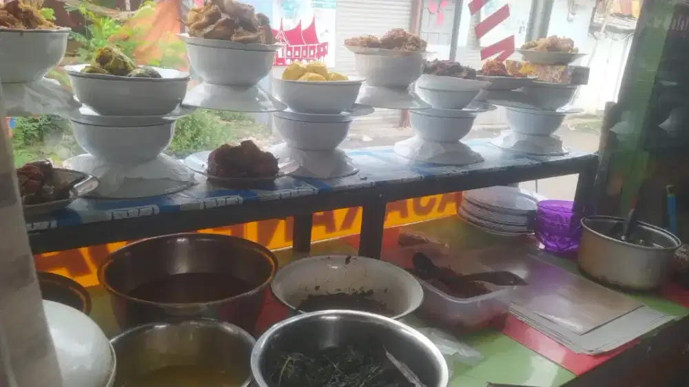 BUTUH KARYAWAN UNTUK WARUNG NASI/RESTO