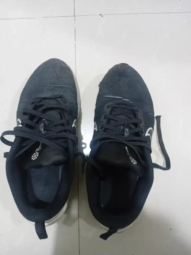 Sepatu Nike Downshifter 12