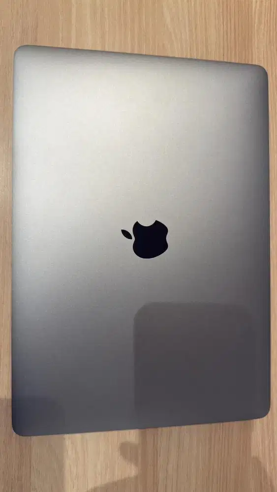 JUAL MACBOOK PRO M1 2020 8/256 TOUCH BAR