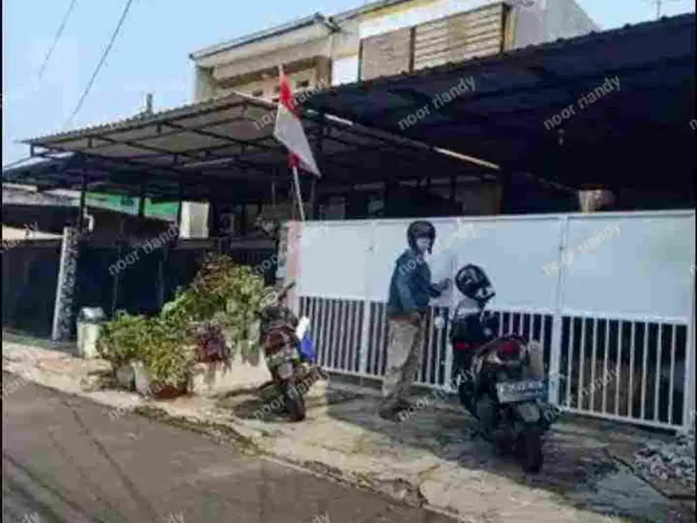 DI JUAL RUMAH SECONDARY MURAH 2 LANTAI AKSES MOBIL DI CIRACAS JAKTIM