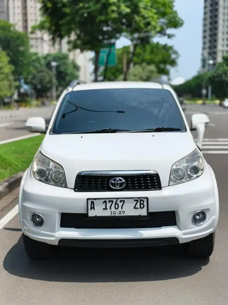 Toyota Rush 1.5 G matic 2014 putih favorite termurah CASH