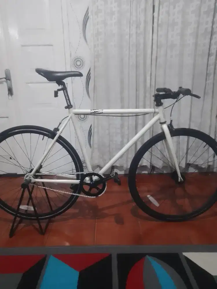 Sepeda fixie airwalk pista