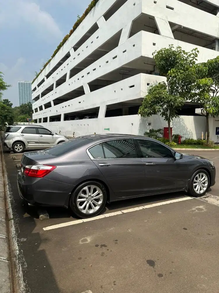 [HARGA TURUN - PEMAKAI LANGSUNG] Honda Accord 2014 Abu Mint Condition