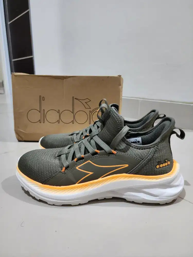Sepatu Diadora Like New Green Orange Size 43
