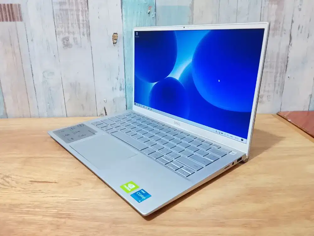 Laptop Editing dan Coding Dell Inspiron mini 5301 2022