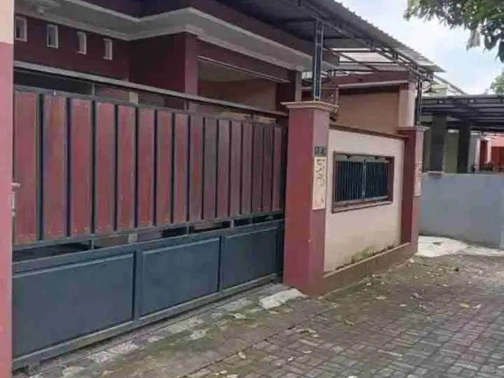 Rumah di bawah pasaran di area stadion maguwoharjo dekat sd model