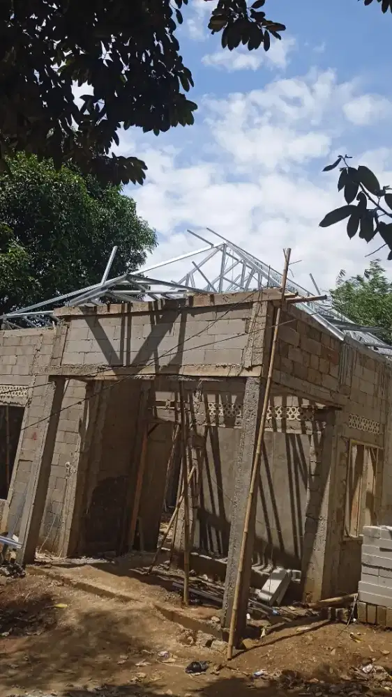 Rangka atap baja ringan