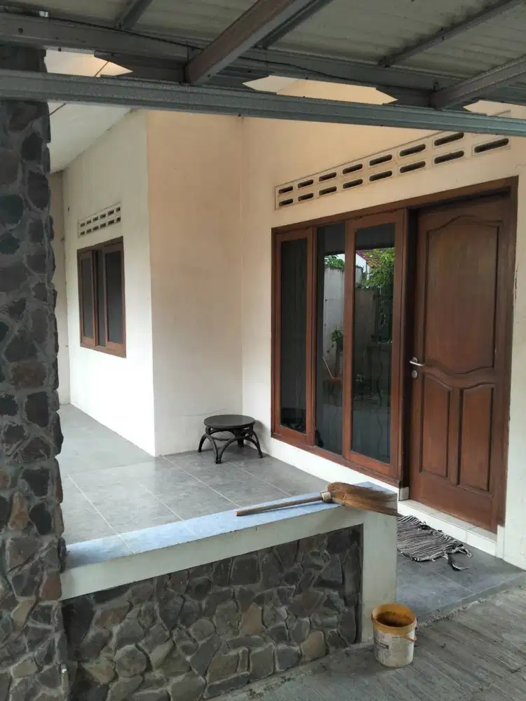 Rumah tinggal disewakan - dikontrakkan