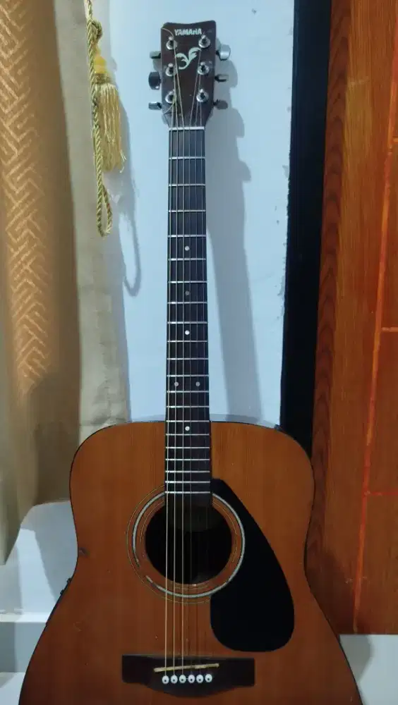 Yamaha FX310 Gitar Akustik Elektrik