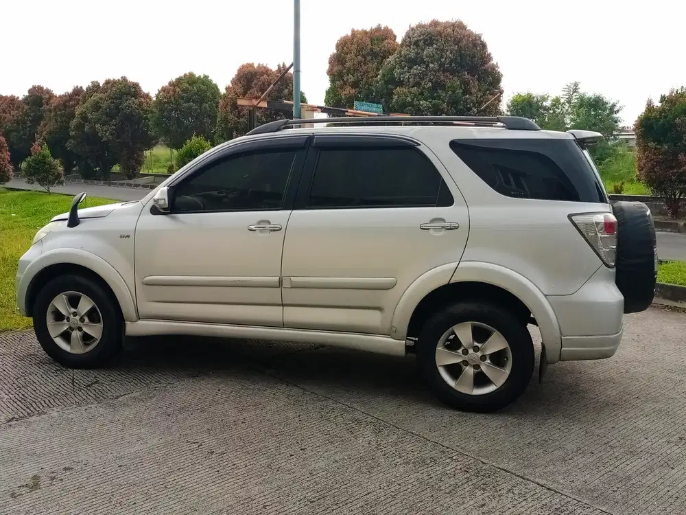 Toyota Rush 2013 AT Silver | Terawat | Siap Pakai | Bebas Banjir