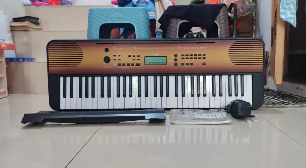 Yamaha PSR E360 warna maple