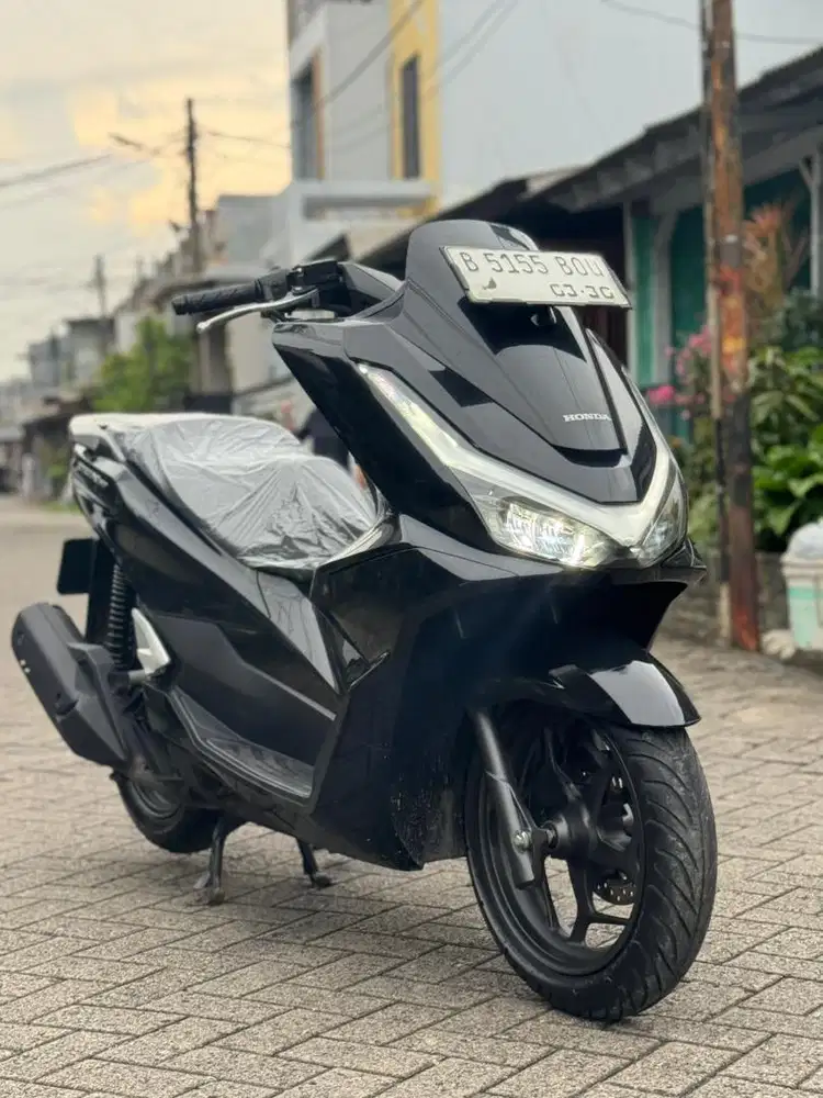 KM 588 PERAK! HONDA PCX NEW 2025 GRESS LIKE NEW PAJAK 03-2026