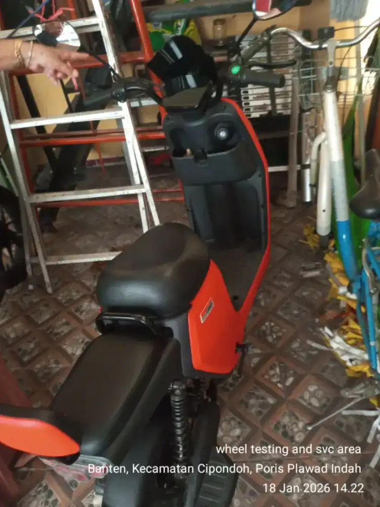 Di jual sepeda listrik pemakaian baru 3 bulan