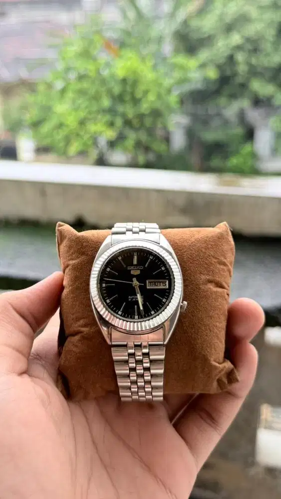 seiko 5 fluted bezel jubilee strap president