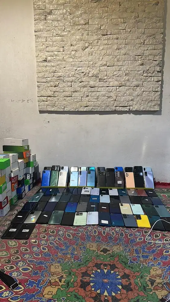 Jual handphone ex gadai fullset ada batangan banyak