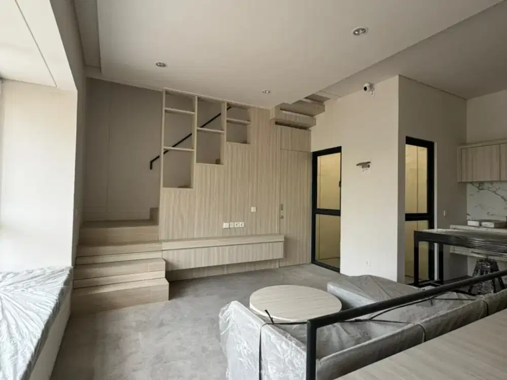 Disewakan Rumah 3 Lantai, Full Furnished di Tabebuya, BSD.