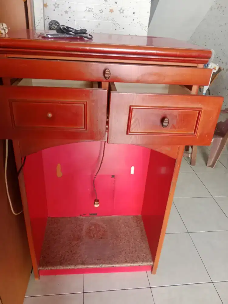 Meja Sembayang Tempahan