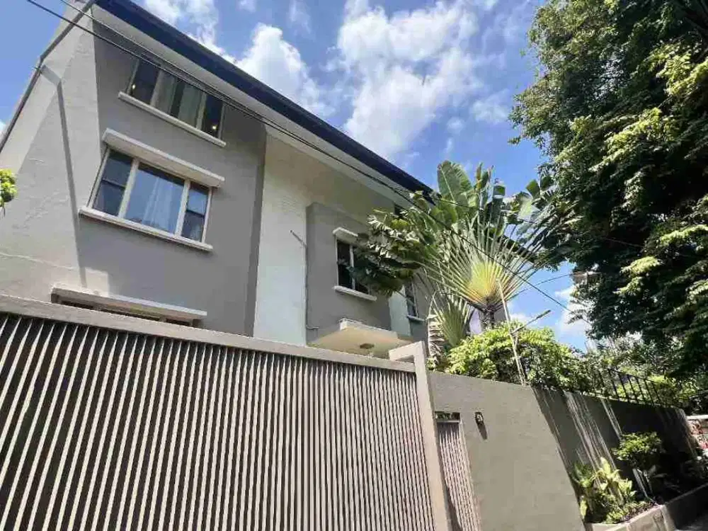 Rumah Mewah di Jalan Widya Chandra SCBD Jakarta Selatan