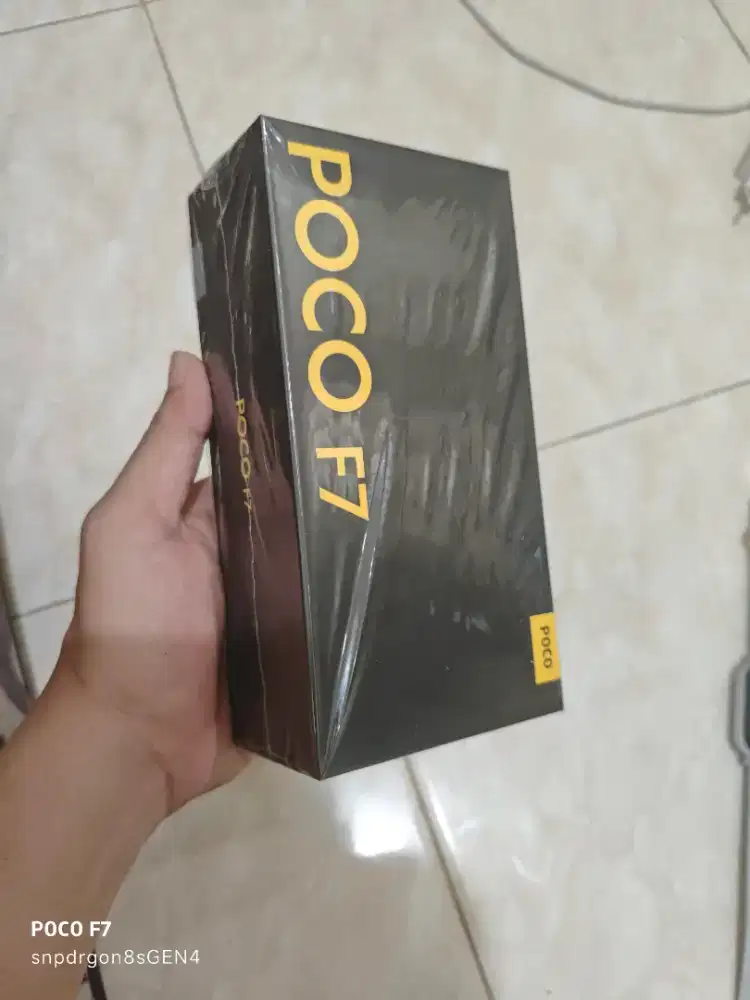 POCO F7 12/512 warna putih