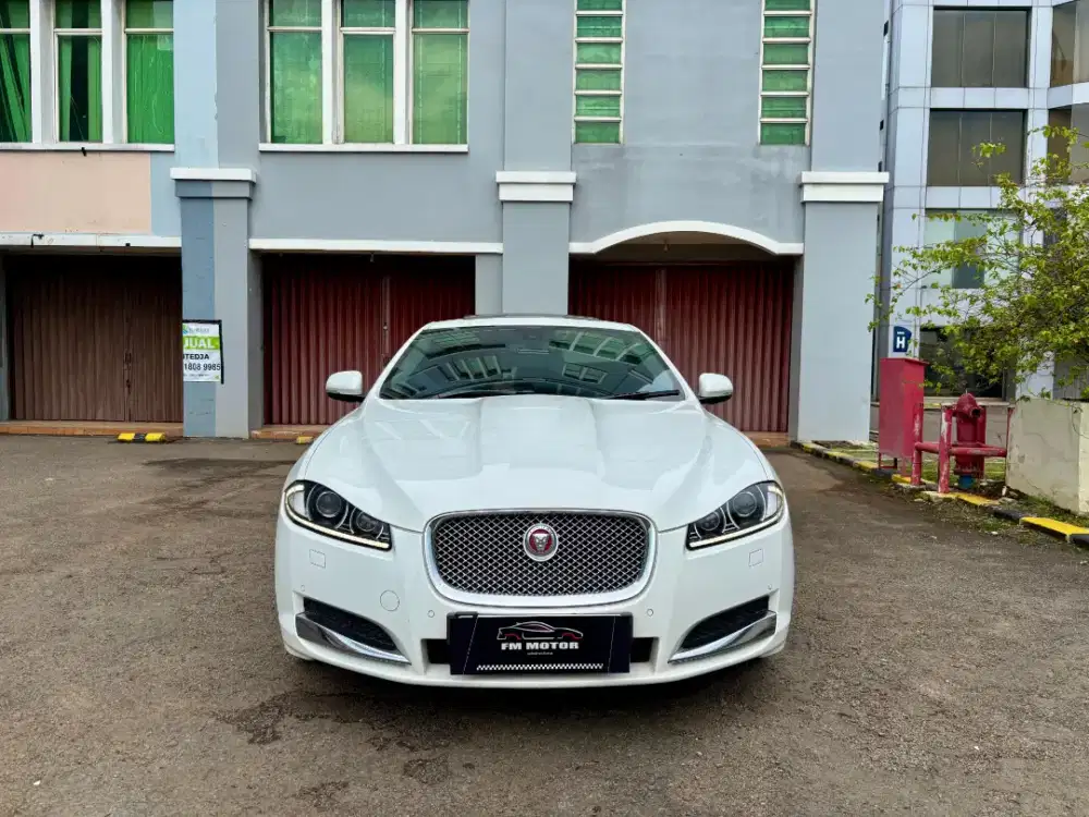 Jaguar XF 2015 / 2016 AT 2.0, Odo 33 Ribu, Pajak Panjang
