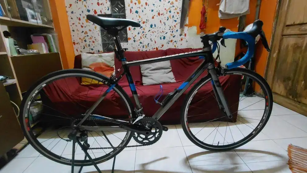 Roadbike Polygon Strattos S2
