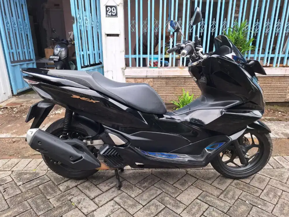 Honda pcx ABS 2021 km 30 rb plat w gresik istimewa