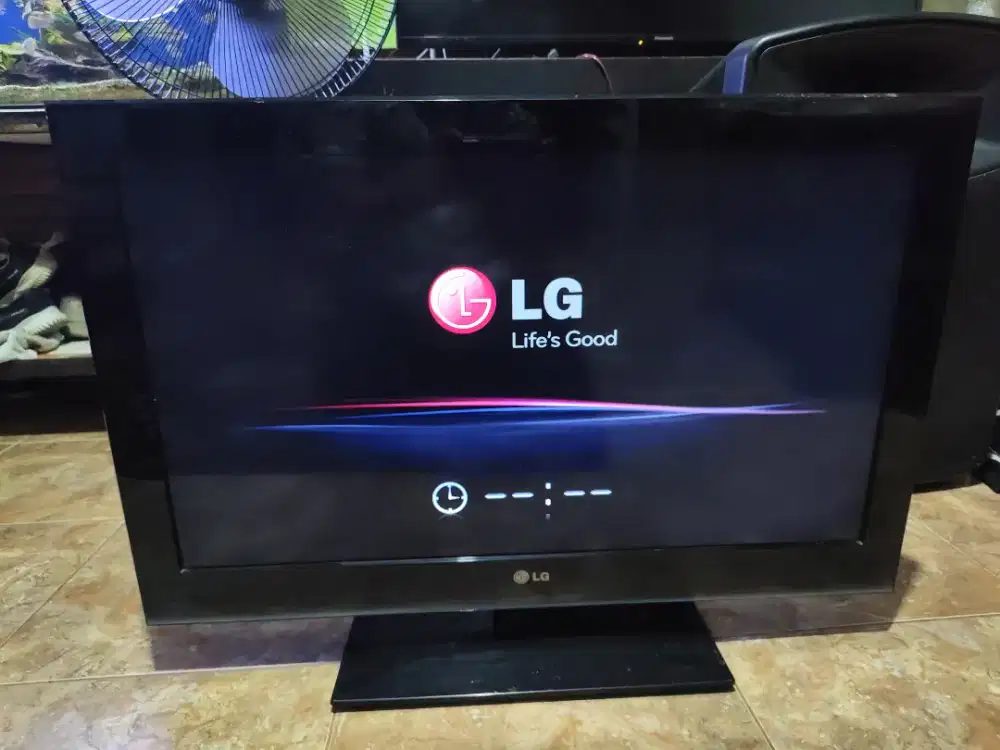 Edisi jarang dipakai TV LG 32in masih analog nominus tinggal nonton