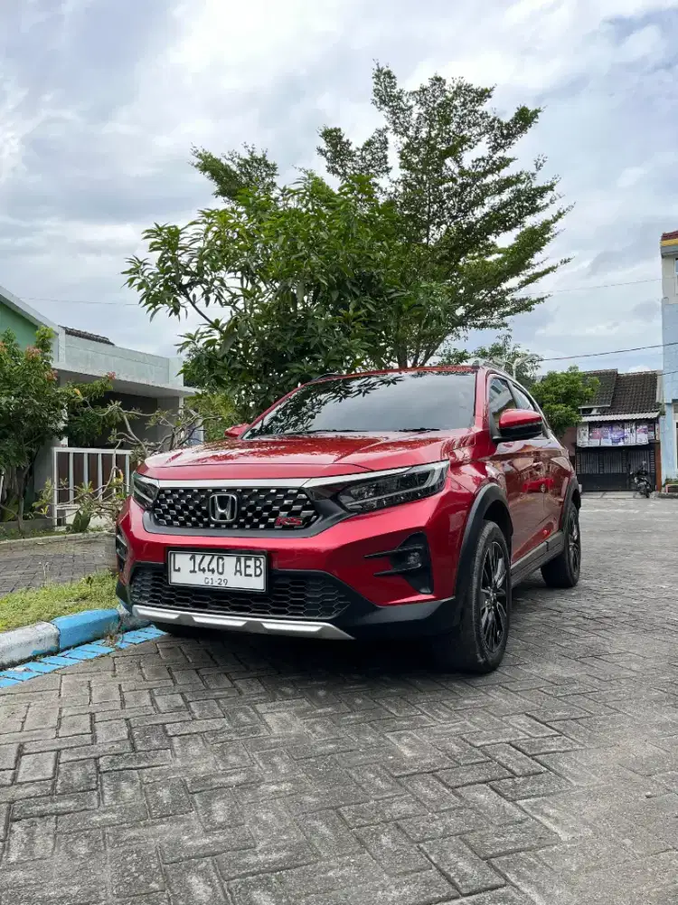 Di jual mobil pribadi istimewa tangan pertama