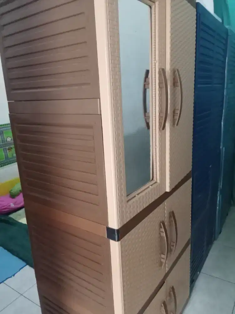 Lemari plastik 4 rak susun